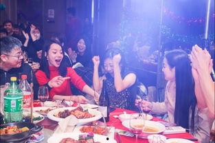 年会吃瓜场,揭秘职场背后的精彩故事