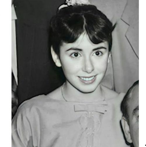 年轻明星照片 头像男孩,年轻明星男孩头像风采展示