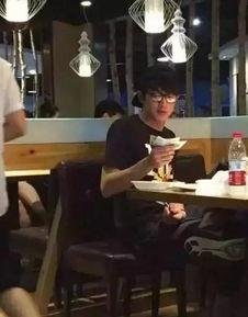 偶遇明星的小狗英文,Surprise Encounter: My Dog's Famous Friends!